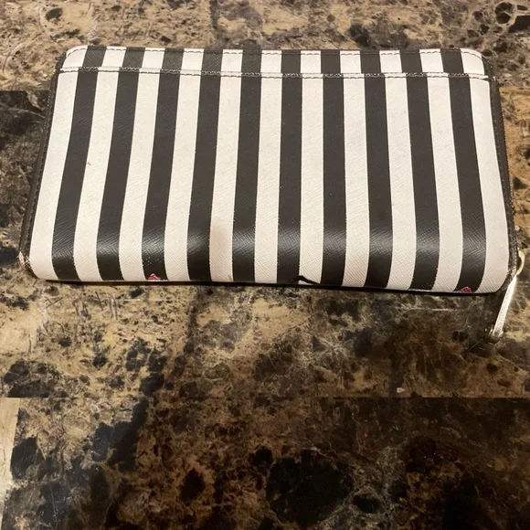Henri Bendel x James Goldcrown Limited Edition Wallet - Picture 3 of 16